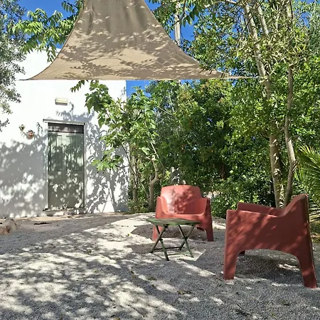 Trullo Luce Delle Stelle 度假居 *